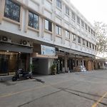 Hotel O Babas Residency