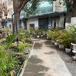 Independent Studio 25 Corner House Bandra West