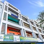 Glitz Hotels 7Even Hills- Nr International Airport Mumbai T2