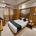 Hotel Bkc Garden - Near Jio Convention