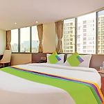 Glitz Hotels The Pacific - Nr Solitaire Corporate Park
