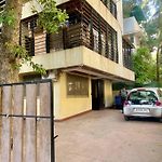 Shubhlaxmi Studio Apartment With Sit Out - Linking Rd