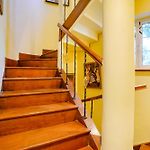 Fabhotel Supra Homes