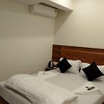 Glitz Hotels Lavender- Nr Mumbai International Airport