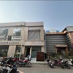 Apex Dormitory Andheri - Near Airport And Marol Metro Station
