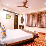 Fabhotel Mumbai Corporate Rooms Jb Nagar - Nr Airport