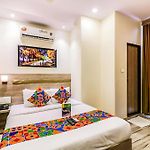 Glitz Hotels New United - Powai Lake