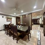 Stay Retreats At Welcome Apartment In Santacruz, Mumbai