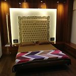 Awesome Room At Bandra - Khar, Mumbai