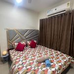 2Bhk Flat -5Min From Goregaon Nesco