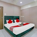 Lokhandwala Residency By Glitz Hotel