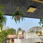 Stay-By-The-Bay, 2Bed Garden Apt With Lounge Bdrm