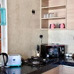 Bkc Signature Bliss Elite 1Bhk Near Jioworld And Us Embassy