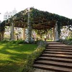 Blue Vista - Lux 5Bhk