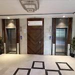 1Bhk Modern Cozy Flat At Prime Location Livin Cove