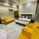 Glitz T2 Grand-Next To Intl Airport