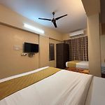 Hotel Crystal Palace Near Us Consulate Bandra Kurla Complex Mumbai Near Mumbai Airport Mumbai
