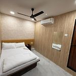 Hotel Marine Line Near Bombay Hospital