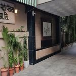 Hotel Metro Palace Bandra