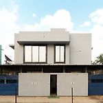 Hilltop Hideaway Party Friendly 4Bhk Pool Villa By Spacez