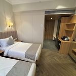 Hotel Mumbai House Mindspace Malad