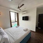 Palm Breeze Hotel - Colaba