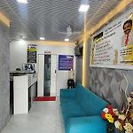 Basera Dormitory And Separate Cabins For Group In Andheri East - Marol