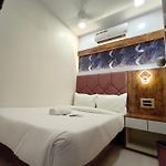 Hotel M R Stay
