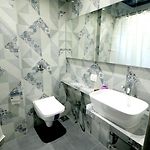 Metro Host Inn