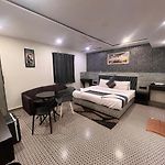 New Diamond By Glitz Hotels