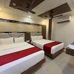 Hotel Hometown Near Us Embassy Bkc