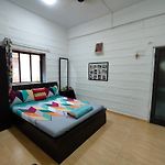 Seaface Bldg 1Bhk 0R 2 Bhk 0R Pvt Room Luxe Service Flat, Mumbai