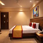 West End Hotel Opp Bombay Hospital