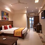 West End Hotel Opp Bombay Hospital