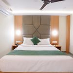 Hotel Crystal By Glitz Hotels