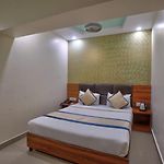 Glitz Hotels Saineel - Juhu Mumbai