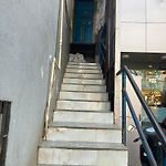 Classy Cabin Stay Near T2 Airport