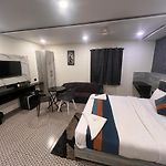 Hotel Diamond - Lokhanwala Andheri