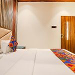 Hotel Versova Inn