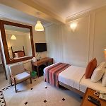 Hiltop Hotel
