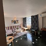 Hiltop Hotel