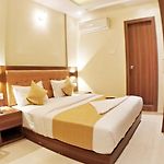 Hotel Emerald Near T2 International Airport Mumbai