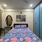 Exclusive Studio On Linking Road