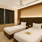 Glitz Saineel Executive Near Juhu Beach