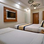 Glitz Saineel Executive Near Juhu Beach