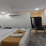 Glitz Beverly-Near Us Consulate Kurla