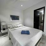 Connekthomes -Modern 3Bed3Bath In Prime Bandra Neighborhood