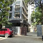 Connekthomes -Modern 3Bed3Bath In Prime Bandra Neighborhood