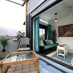 Connekthomes - Saba Heritage Charming Apartment In Bandra West