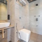 Hotel Aura - Near Malad Link Road